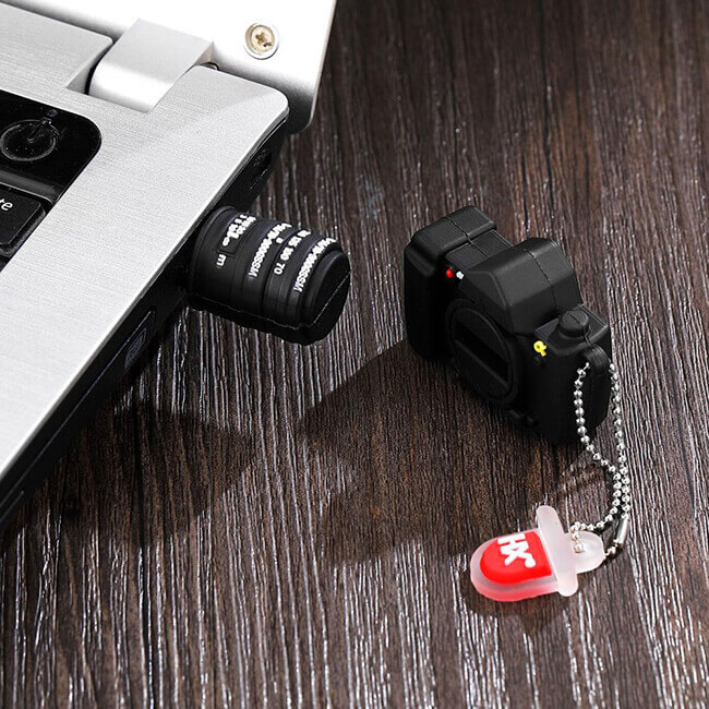 Memoria USB con forma cámara | Deja de Pensar